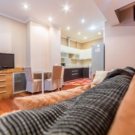 Трехкомнатная Квартира На Крещатике Kiev Exteriör bild